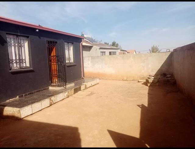 2 BEDROOM HOUSE FOR SALE IN GREENFIELD